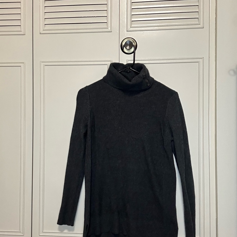 Calvin Klein Gray Tunic Turtleneck Sweater in Size Small